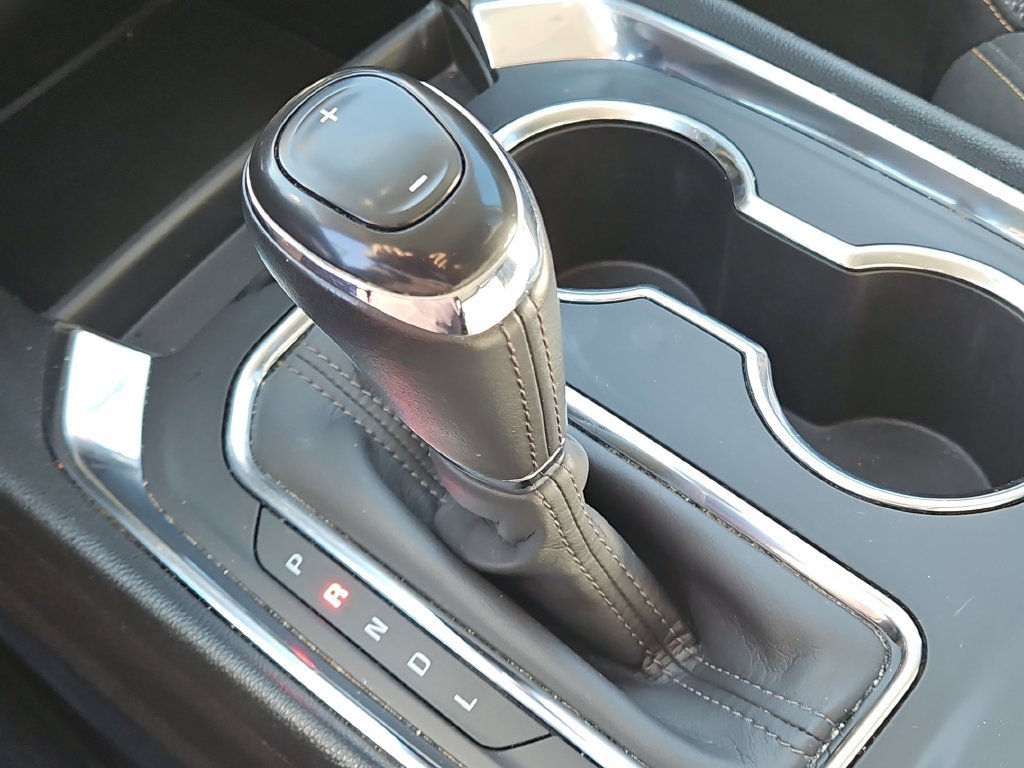Used 2020 Chevrolet Traverse LT FWD image 34