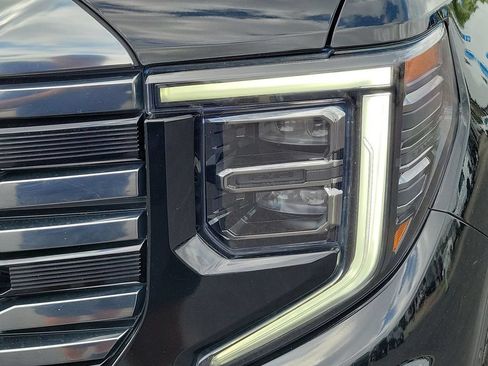 Certified 2022 GMC Sierra 1500 AT4 w/ Sierra Safety Plus Package AWD/4WD image 21