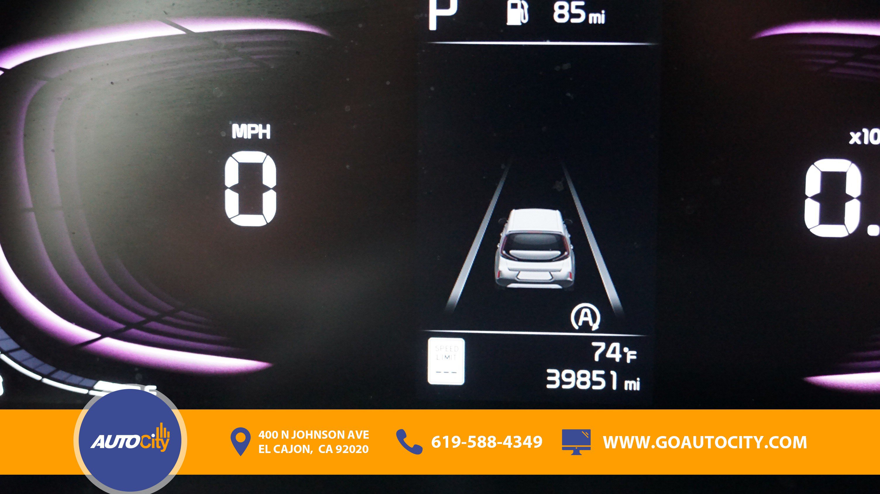 Used 2023 Kia Soul LX w/ LX Technology Package FWD image 3