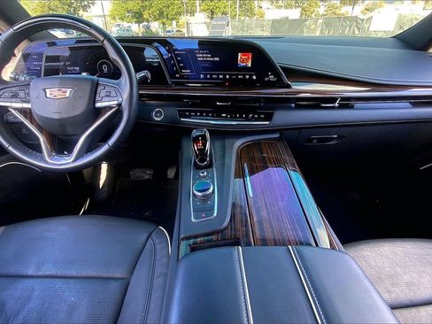 Certified 2024 Cadillac Escalade Premium Luxury image 15