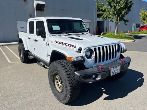 Used 2023 Jeep Gladiator Rubicon w/ Cold Weather Group AWD/4WD image 3