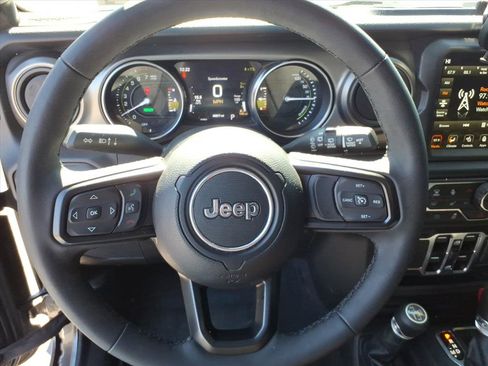 Used 2023 Jeep Wrangler Unlimited w/ Cold Weather Group image 28