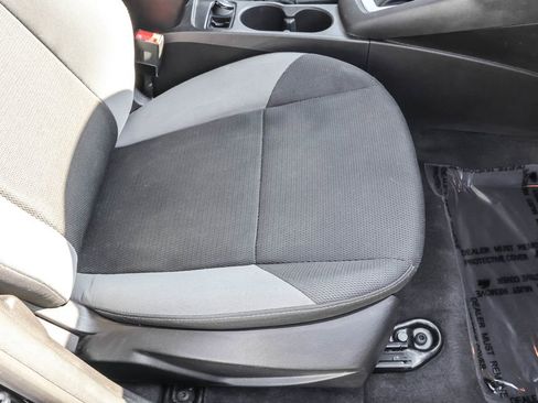 Used 2014 Ford Focus SE image 36
