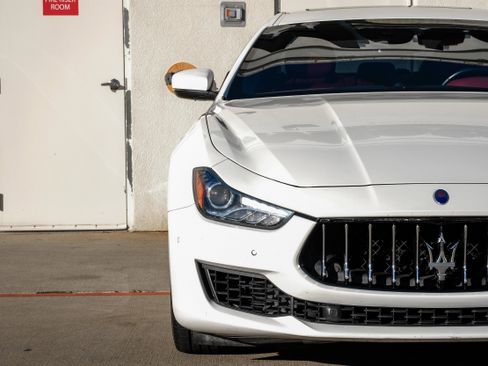 Used 2019 Maserati Ghibli S image 45