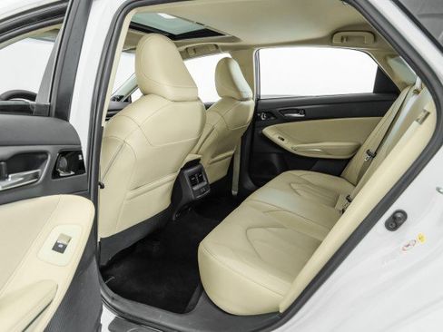 Used 2019 Toyota Avalon XLE w/ Moonroof Package FWD image 41