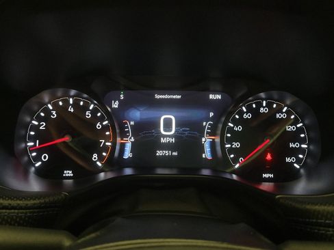 Used 2025 Jeep Compass Latitude w/ Convenience Group AWD/4WD image 23