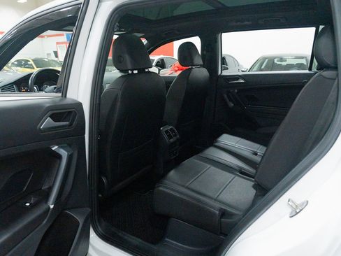 Used 2020 Volkswagen Tiguan SE R-Line w/ 3rd Row Seat Package image 21