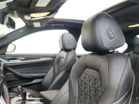 Used 2023 BMW 530e xDrive w/ Premium Package image 32