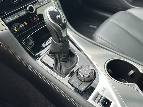 Used 2019 INFINITI Q60 3.0t Luxe w/ Essential Package image 31