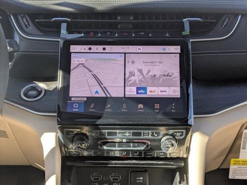 New 2025 Jeep Grand Cherokee Limited w/ Black Appearance Package image 14