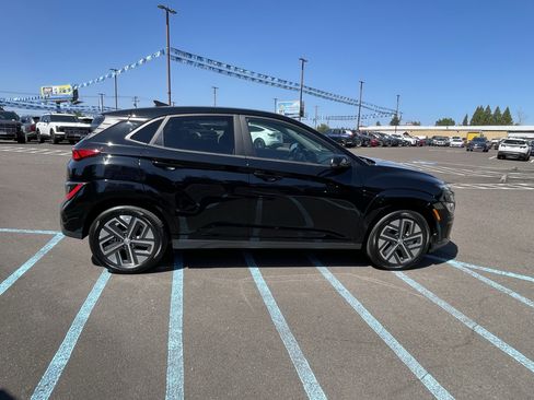 Certified 2023 Hyundai Kona Limited FWD image 6
