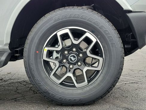 New 2025 Ford Bronco Outer Banks image 9