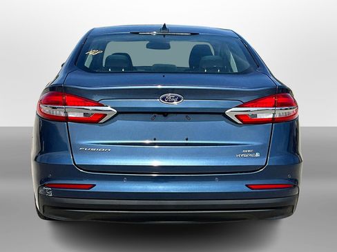 Used 2019 Ford Fusion SE image 4