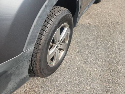 Used 2015 Toyota RAV4 XLE FWD image 14