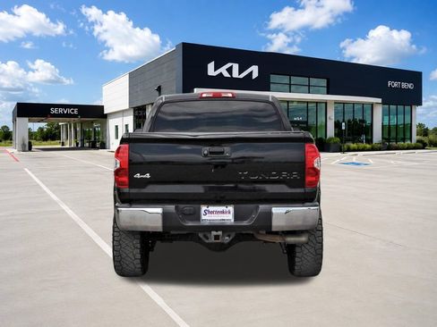 Used 2015 Toyota Tundra SR5 w/ SR5 Upgrade Package AWD/4WD image 6