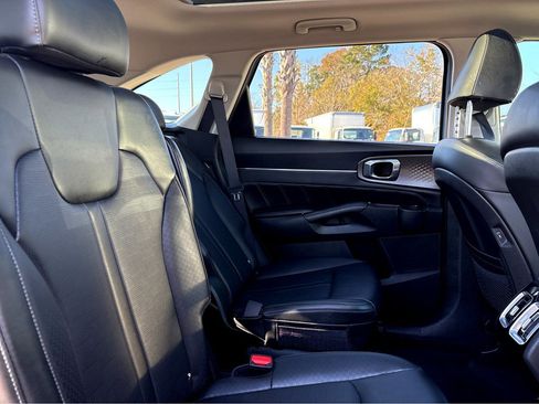 Used 2024 Kia Sorento SX image 13