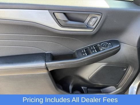 Used 2025 Ford Escape Active AWD/4WD image 22