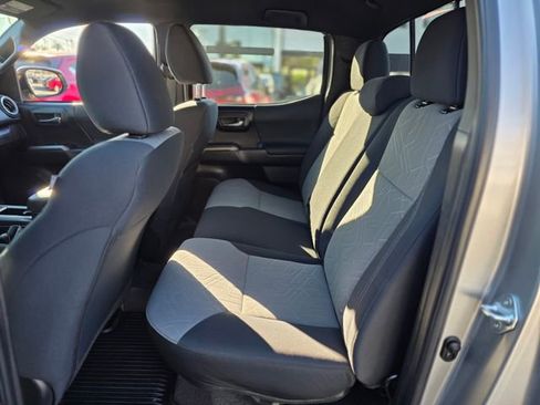 Used 2023 Toyota Tacoma TRD Off-Road image 15