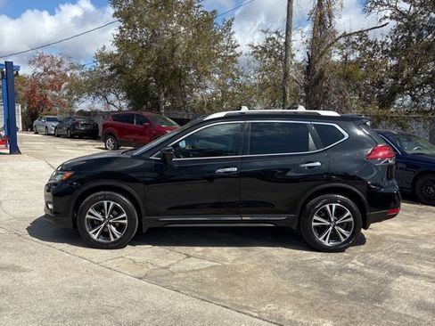 Used 2017 Nissan Rogue SL w/ SL Premium Package image 3