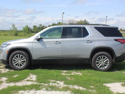 Used 2023 Chevrolet Traverse LT AWD/4WD image 8