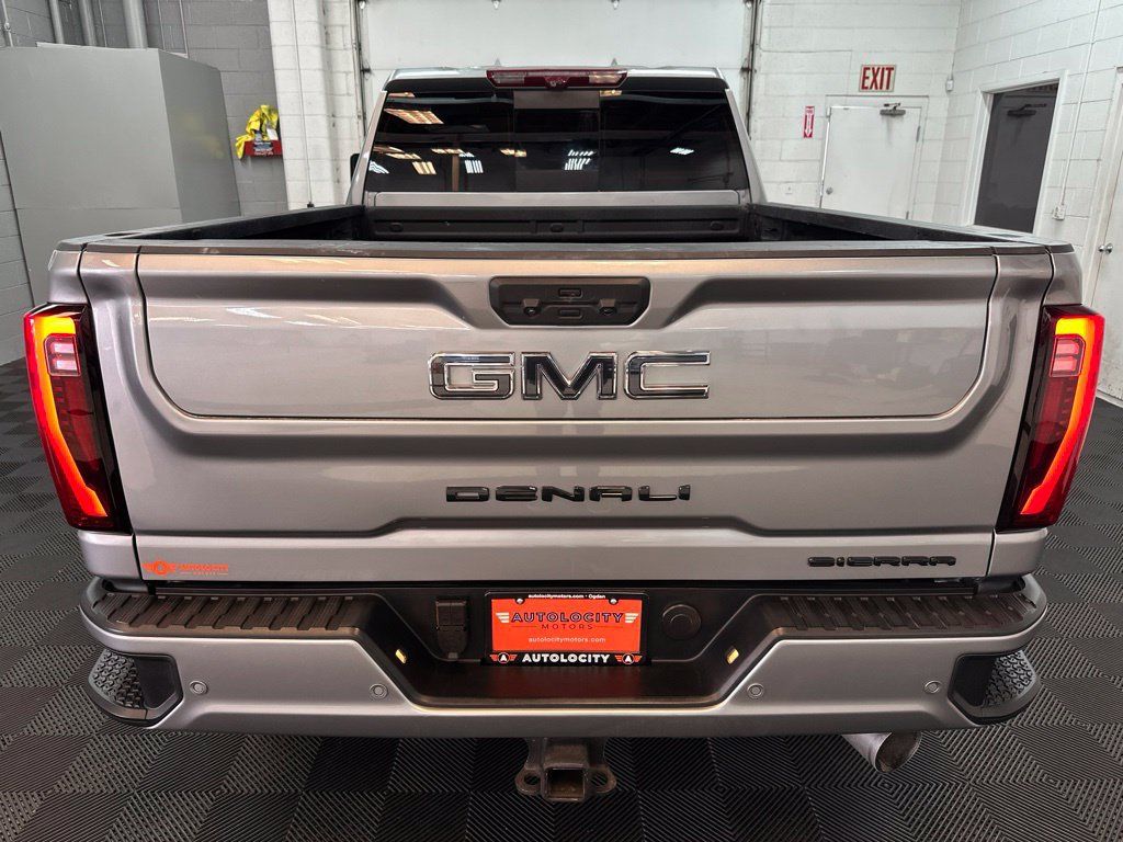 Used 2025 GMC Sierra 3500 Denali Ultimate AWD/4WD image 8
