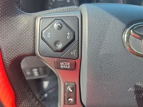 Used 2020 Toyota Tacoma TRD Off-Road AWD/4WD image 15