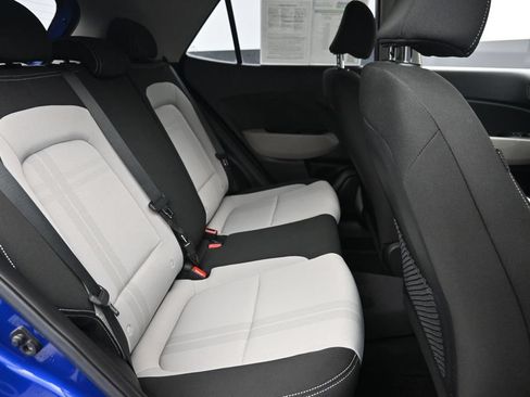 Used 2023 Hyundai Venue SEL w/ Cargo Package FWD image 11