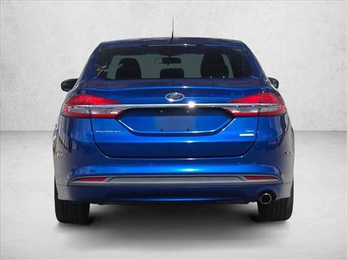 Used 2017 Ford Fusion SE w/ Fusion SE Technology Package image 6