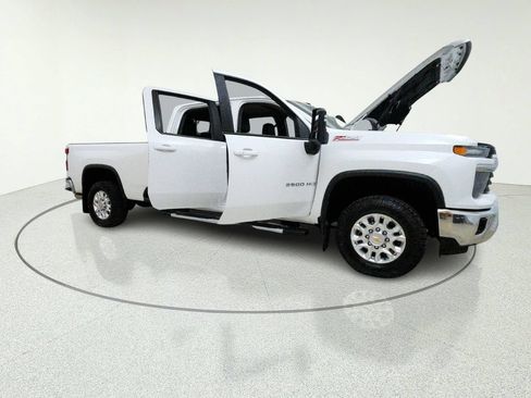 Used 2024 Chevrolet Silverado 3500 LT w/ True North Edition AWD/4WD image 15