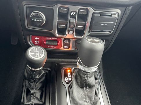 New 2026 Jeep Wrangler Unlimited Rubicon image 17