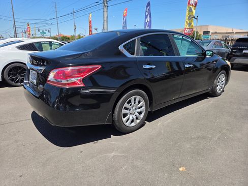 Used 2013 Nissan Altima 2.5 S FWD image 3