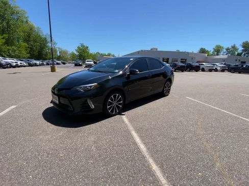 Used 2017 Toyota Corolla SE w/ Body Protection Package FWD image 4