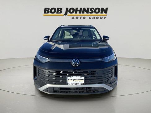 New 2026 Volkswagen Tiguan SE image 2