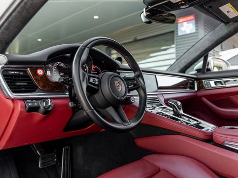 Used 2023 Porsche Panamera Turbo S Executive image 4
