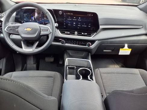 Used 2025 Chevrolet Equinox LT FWD image 9