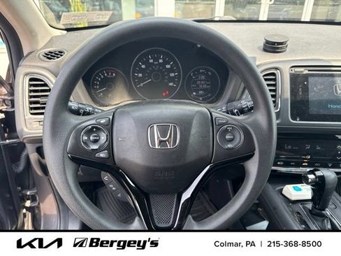 Used 2018 Honda HR-V EX image 11