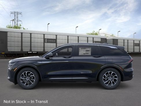 New 2026 Lincoln Nautilus Premier AWD/4WD image 3