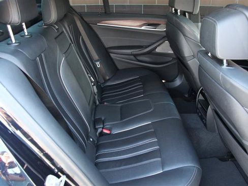 Used 2021 BMW M550i xDrive AWD/4WD image 24