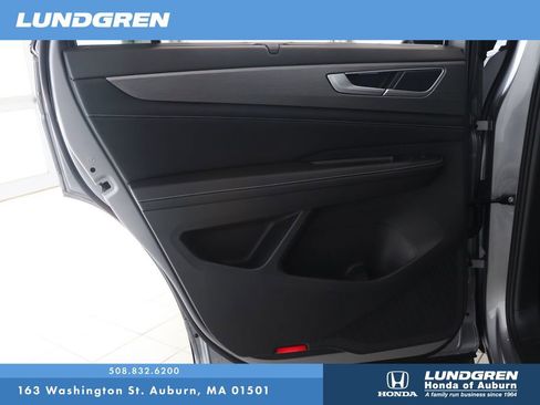 Used 2024 Volkswagen Atlas Cross Sport SE AWD/4WD image 13