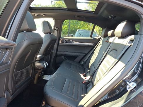 New 2025 Alfa Romeo Stelvio Sprint image 6