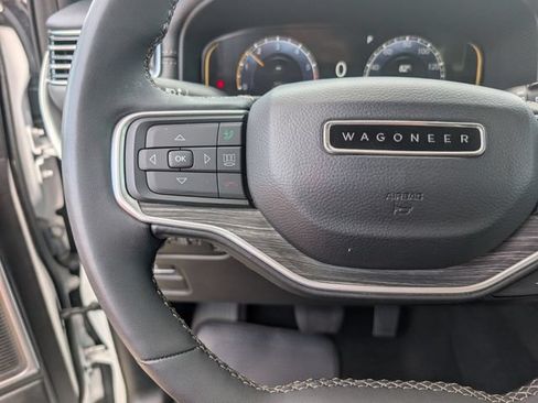 Used 2024 Jeep Wagoneer L Series II RWD image 13