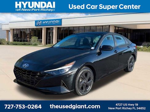 Certified 2023 Hyundai Elantra SEL image 1