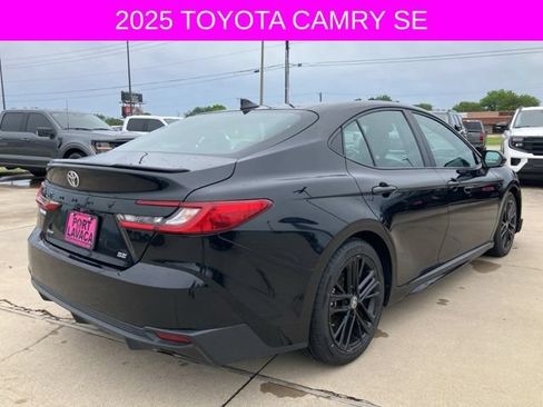 Used 2025 Toyota Camry SE FWD image 7