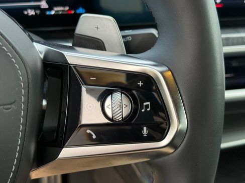 Used 2023 BMW 760i xDrive w/ Executive Package image 20