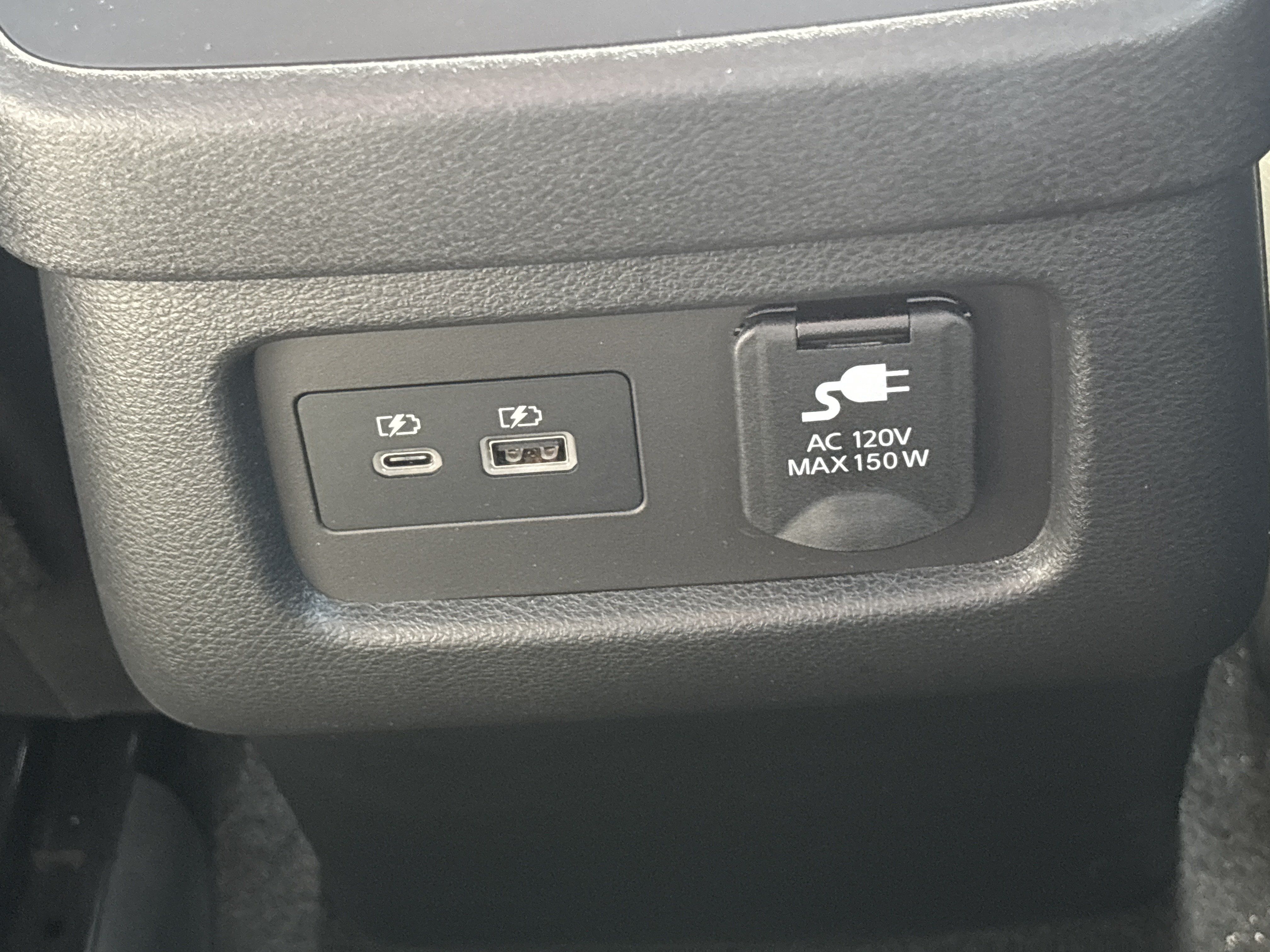Used 2024 Nissan Pathfinder Platinum AWD/4WD image 17