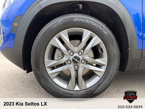 Used 2023 Kia Seltos LX AWD/4WD image 35