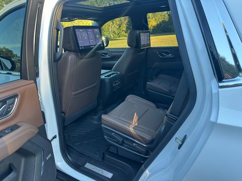 Used 2021 Chevrolet Tahoe High Country w/ Premium Package 2 image 18