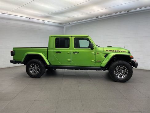 New 2025 Jeep Gladiator Mojave w/ Convenience Group image 2