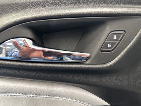 Certified 2025 Chevrolet Trax LT w/ LT Convenience Package image 22