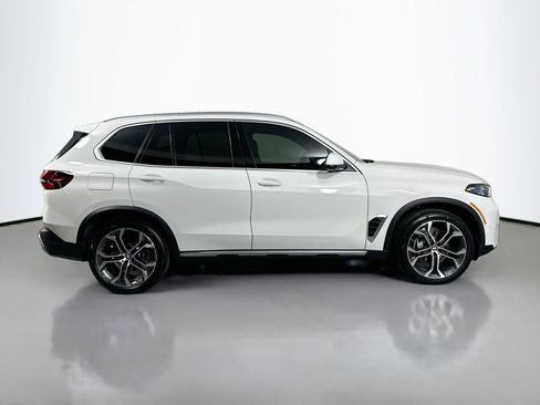 New 2026 BMW X5 xDrive40i w/ Parking Assistance Package image 4